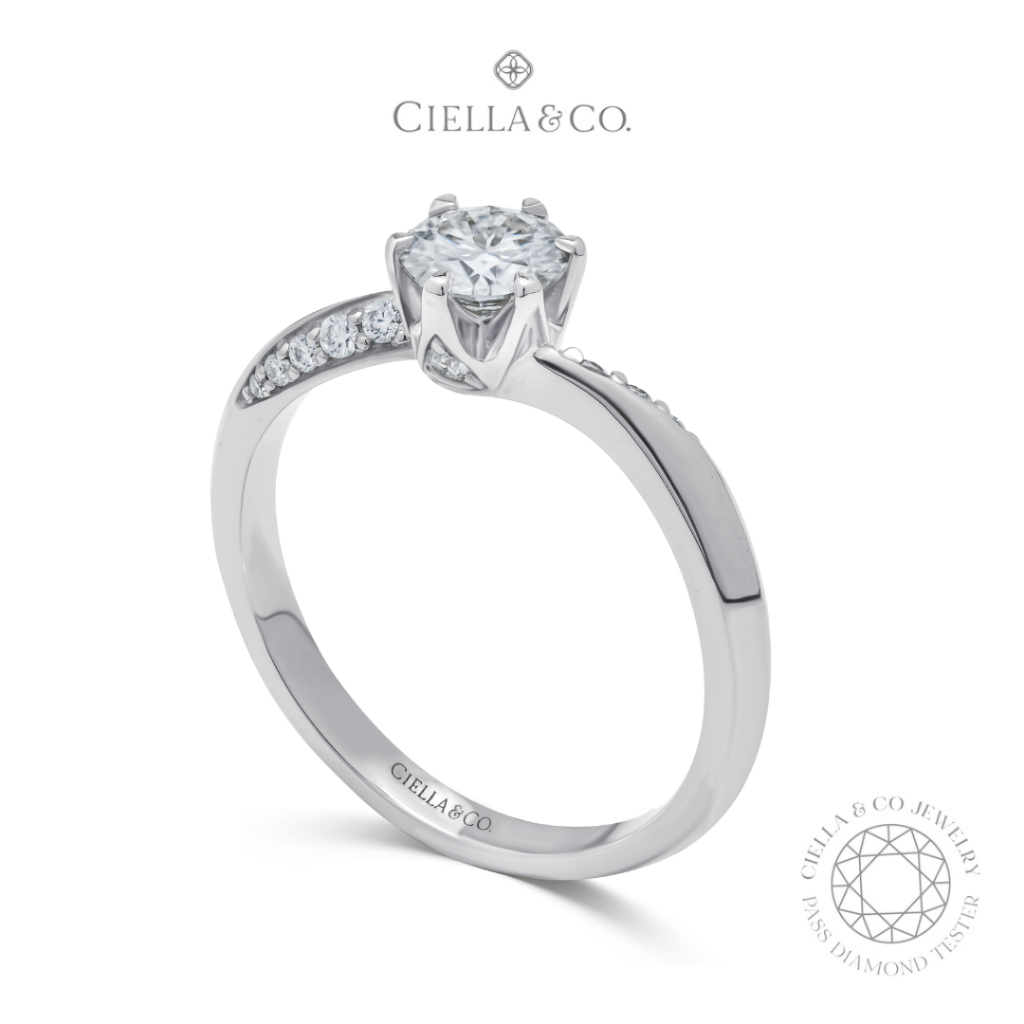 Layla Solitaire Ring